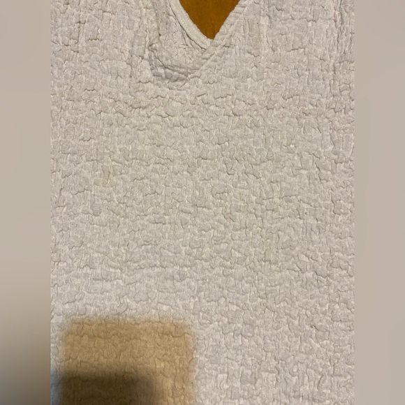 Ladies Size Medium A New Day VNeck Tank Top - Picture 3 of 12